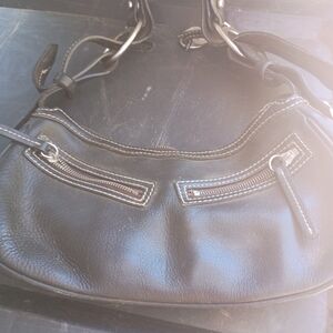 Classic Black Leather Shoulder Bag - Unbranded